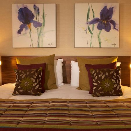 The Bull Hotel; Sure Hotel Collection By Best Western Питерборо Екстериор снимка