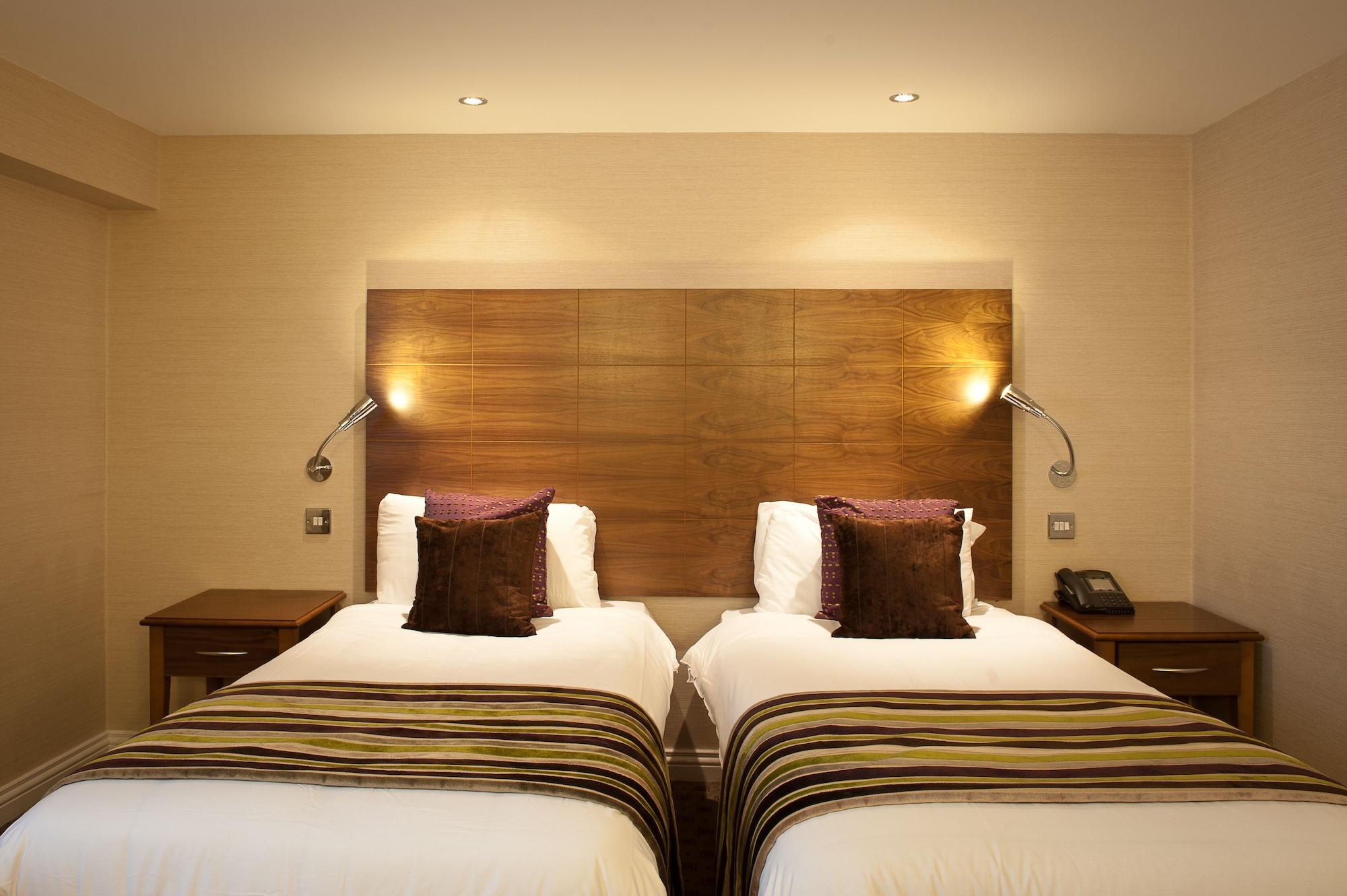 The Bull Hotel; Sure Hotel Collection By Best Western Питерборо Екстериор снимка