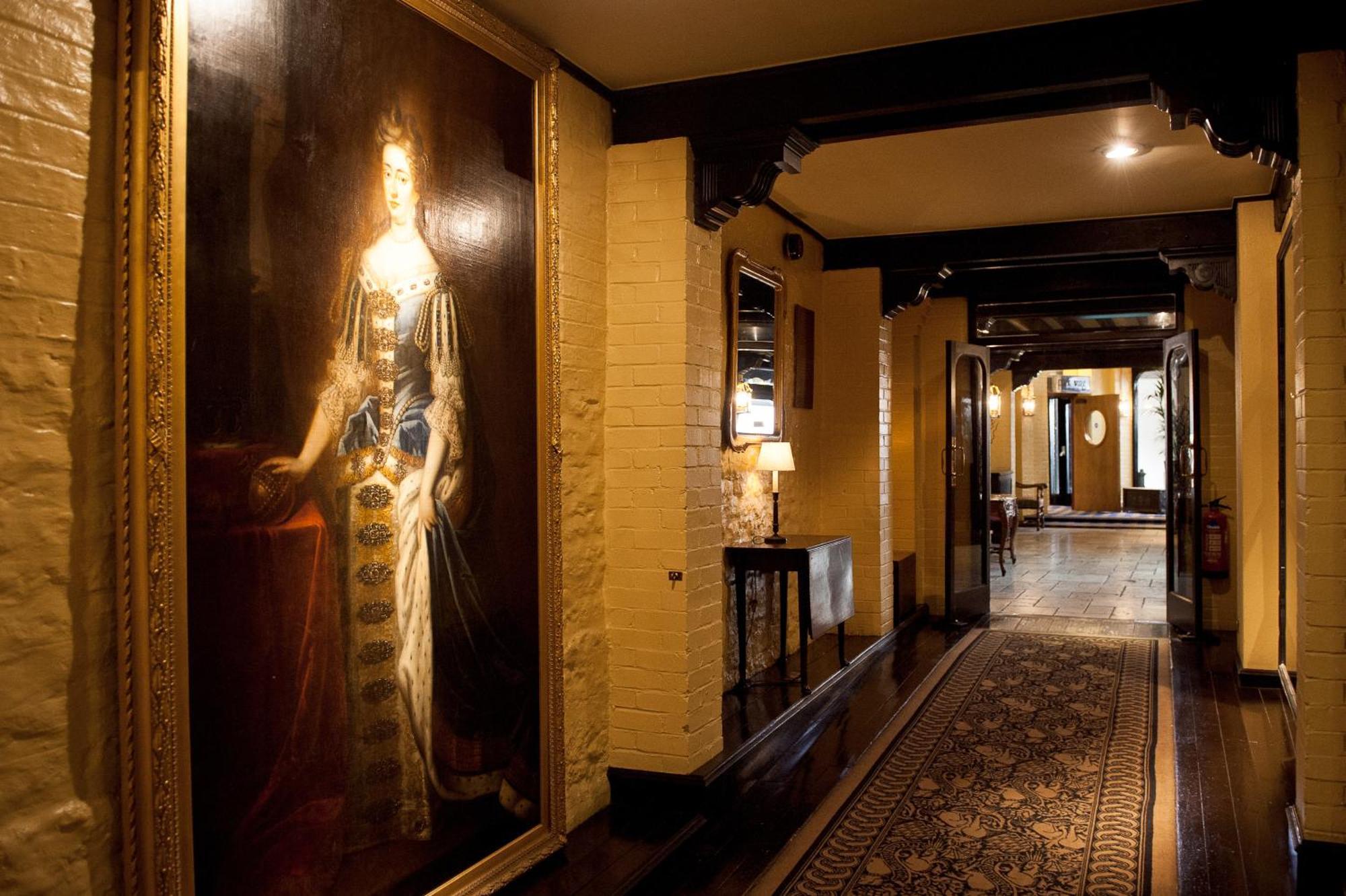 The Bull Hotel; Sure Hotel Collection By Best Western Питерборо Екстериор снимка