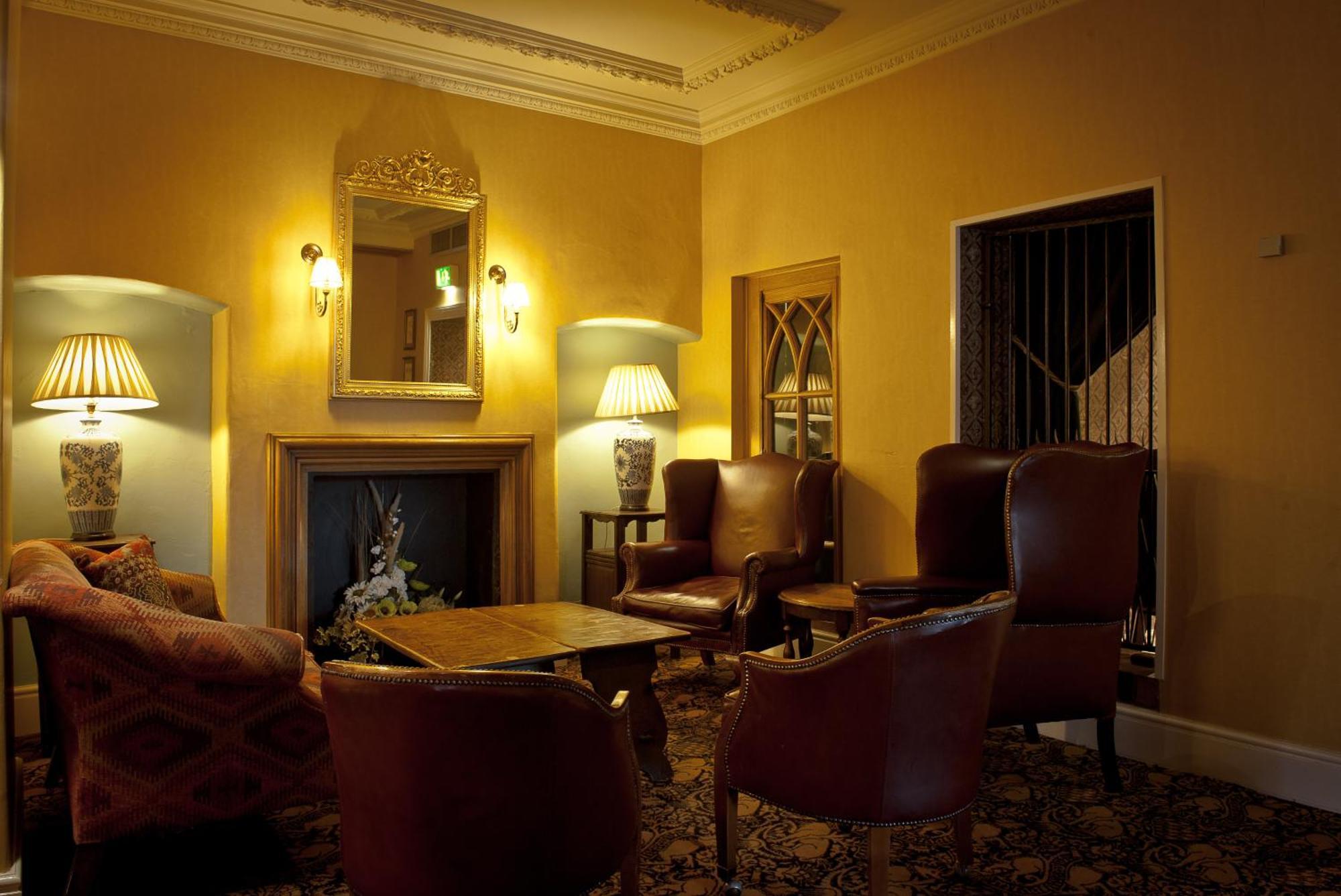 The Bull Hotel; Sure Hotel Collection By Best Western Питерборо Екстериор снимка