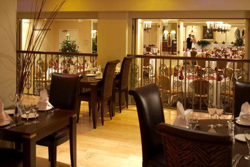 The Bull Hotel; Sure Hotel Collection By Best Western Питерборо Екстериор снимка
