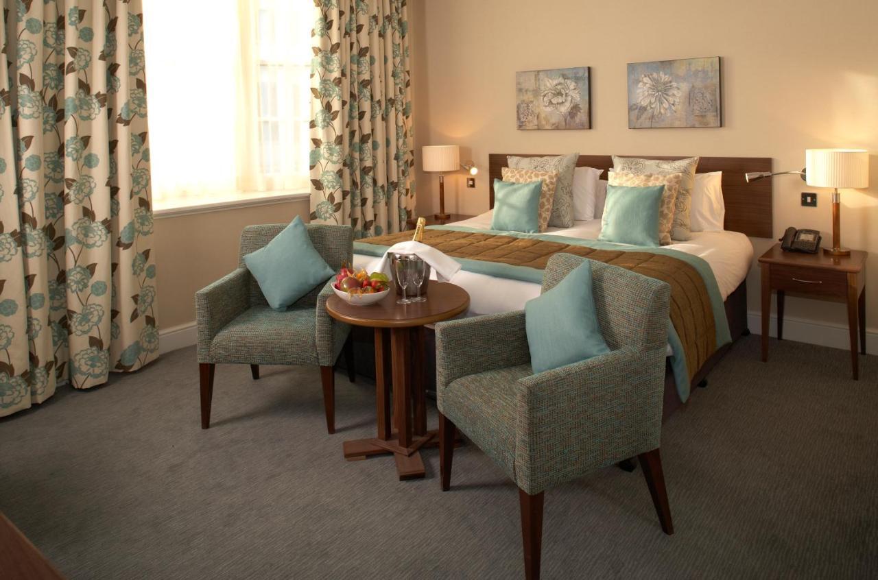 The Bull Hotel; Sure Hotel Collection By Best Western Питерборо Стая снимка
